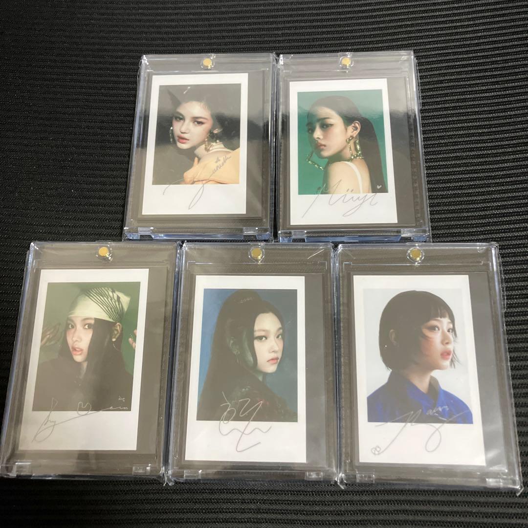 K-POP New Jeansサイン入りフォトカード5枚セット