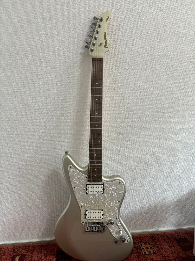 FERNANDES SG-65 エレキギター シルバー ハードケース付き