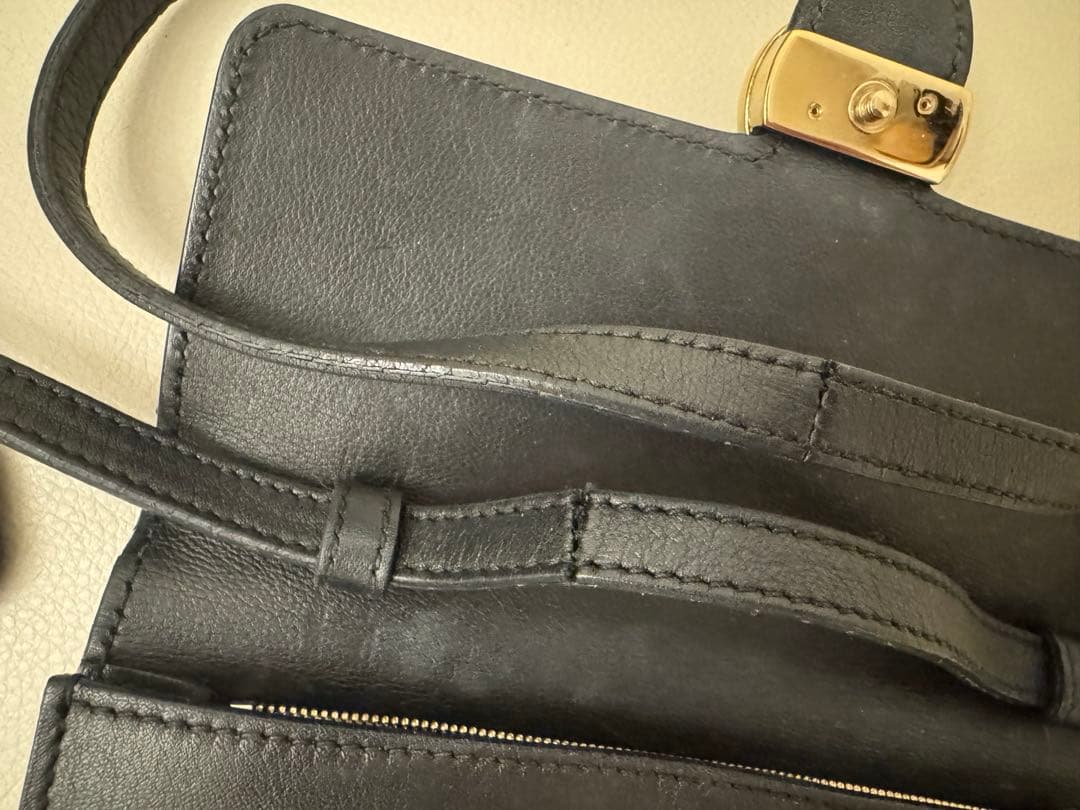 Gucci レザー ショルダーバッグ