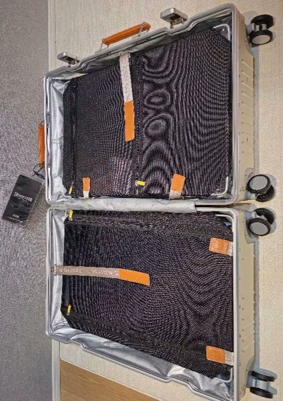 オンライン完売中】【新品未使用】INNOVATOR RESA キャリーシルバー