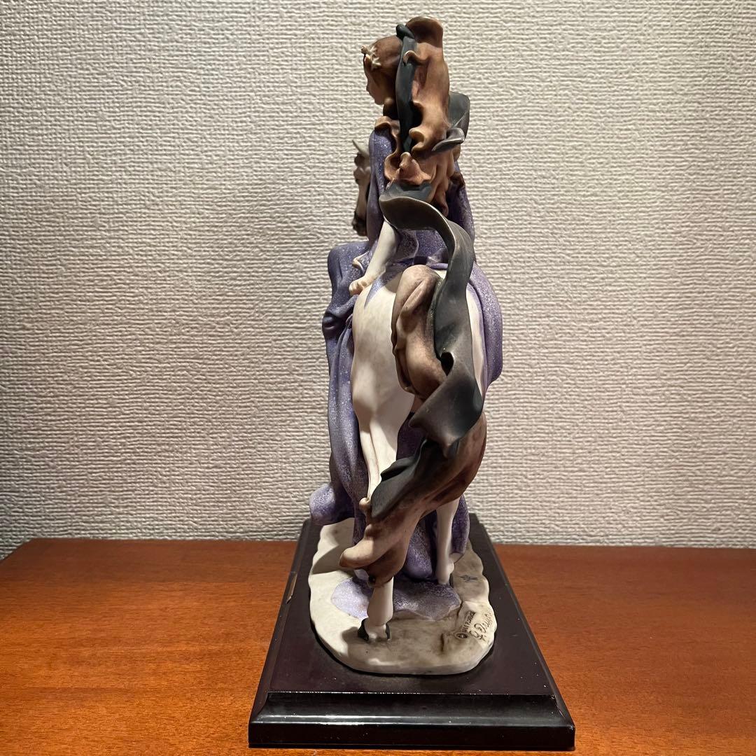 ジョゼッペ・アルマーニ 乗馬する恋人達 置物 人形 陶器 大理石