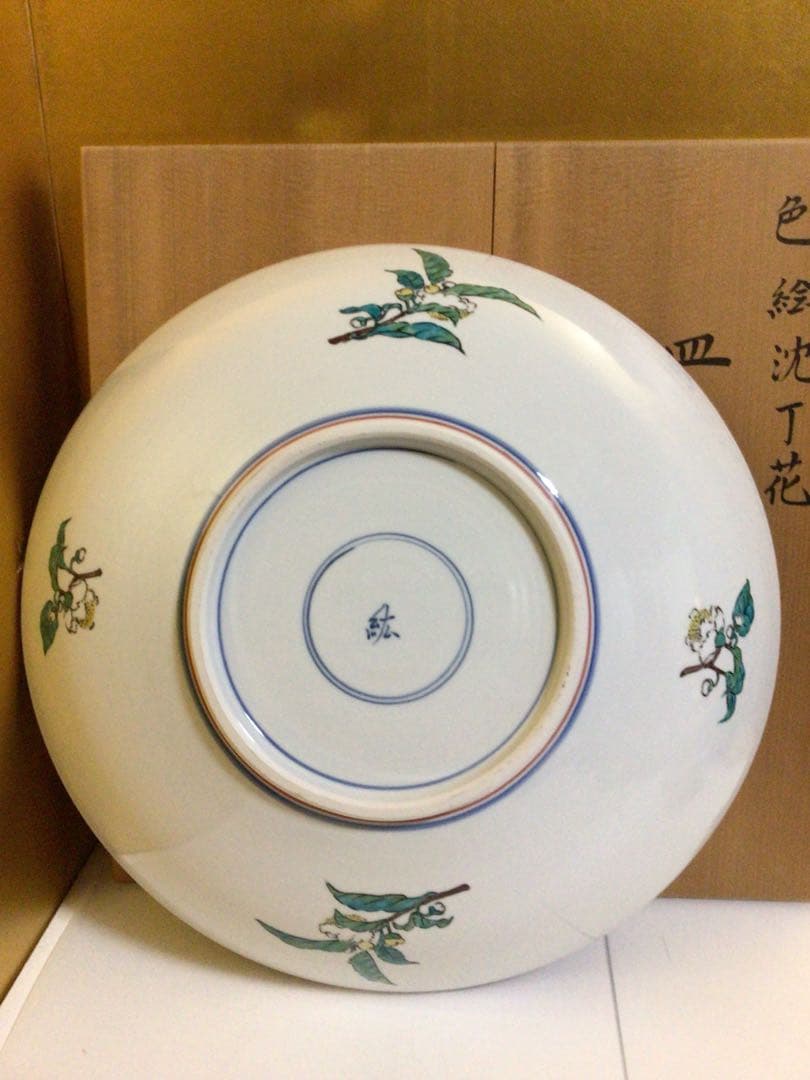 カマキリ図案　珍しい柄　共箱付き