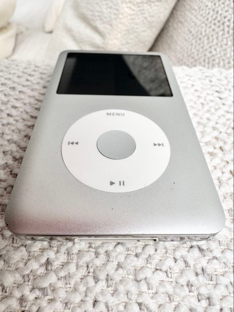 極美品 iPod classic A1238 120GB 新品電池 箱付 - メルカリ