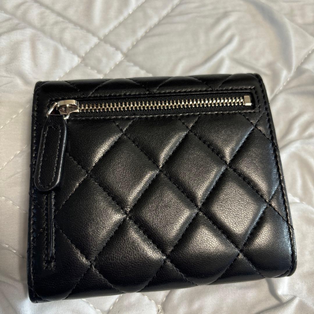 値下げしました シャネルマトラッセ三つ折り財布