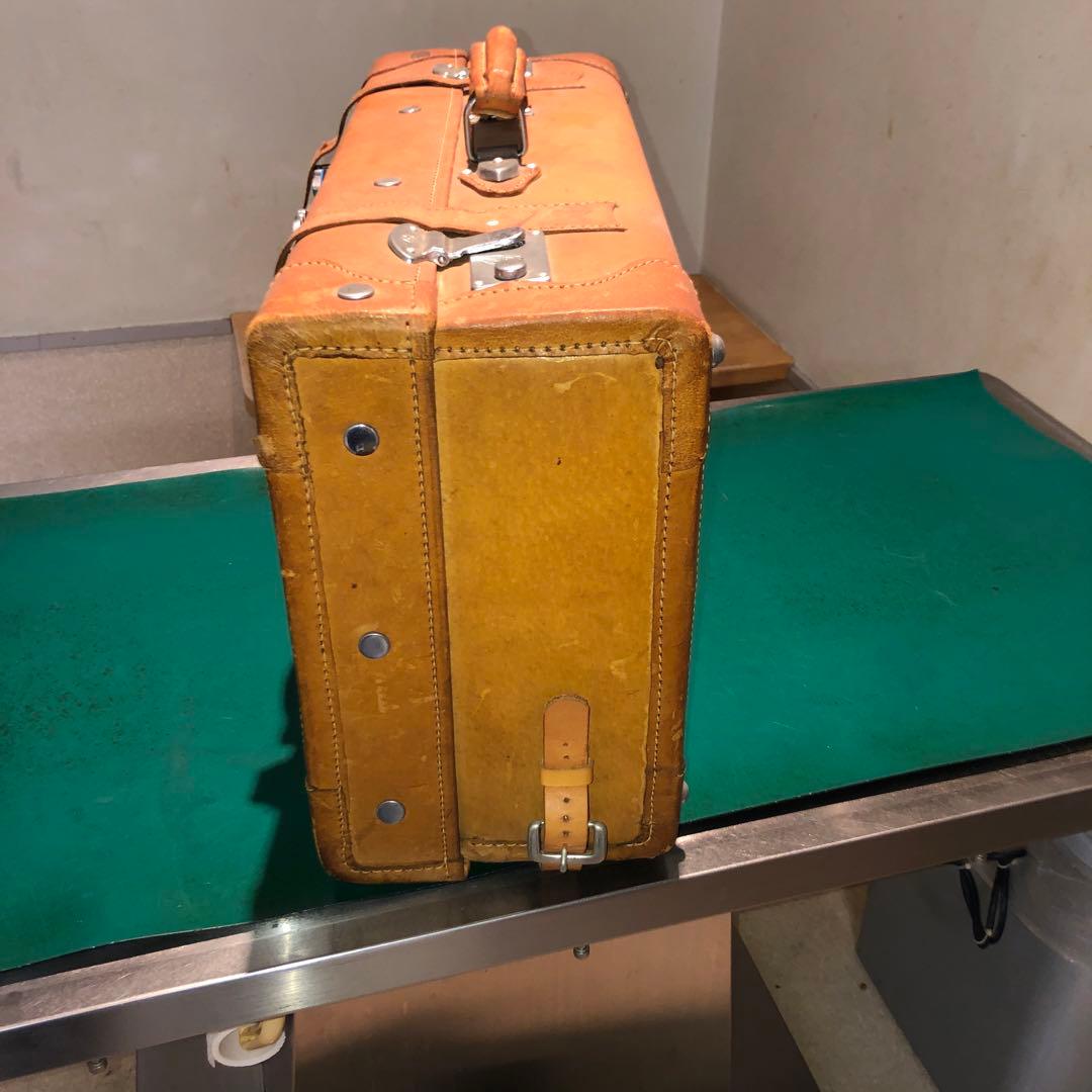 スーパーセブン用、タイヤホルダーに付ける革製トランク - メルカリ