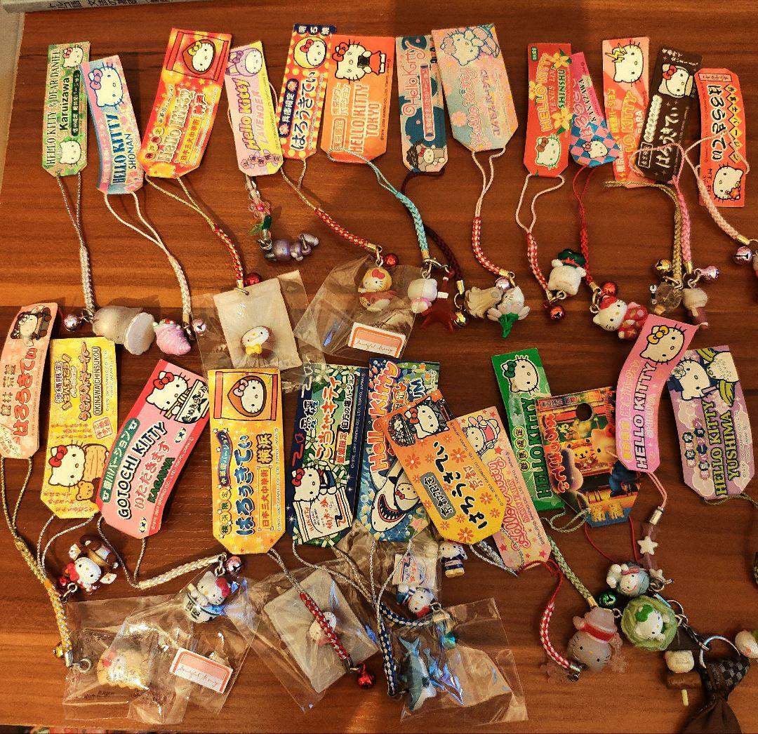 公*o様 ハローキティご当地ストラップセット　約140個まとめ売り