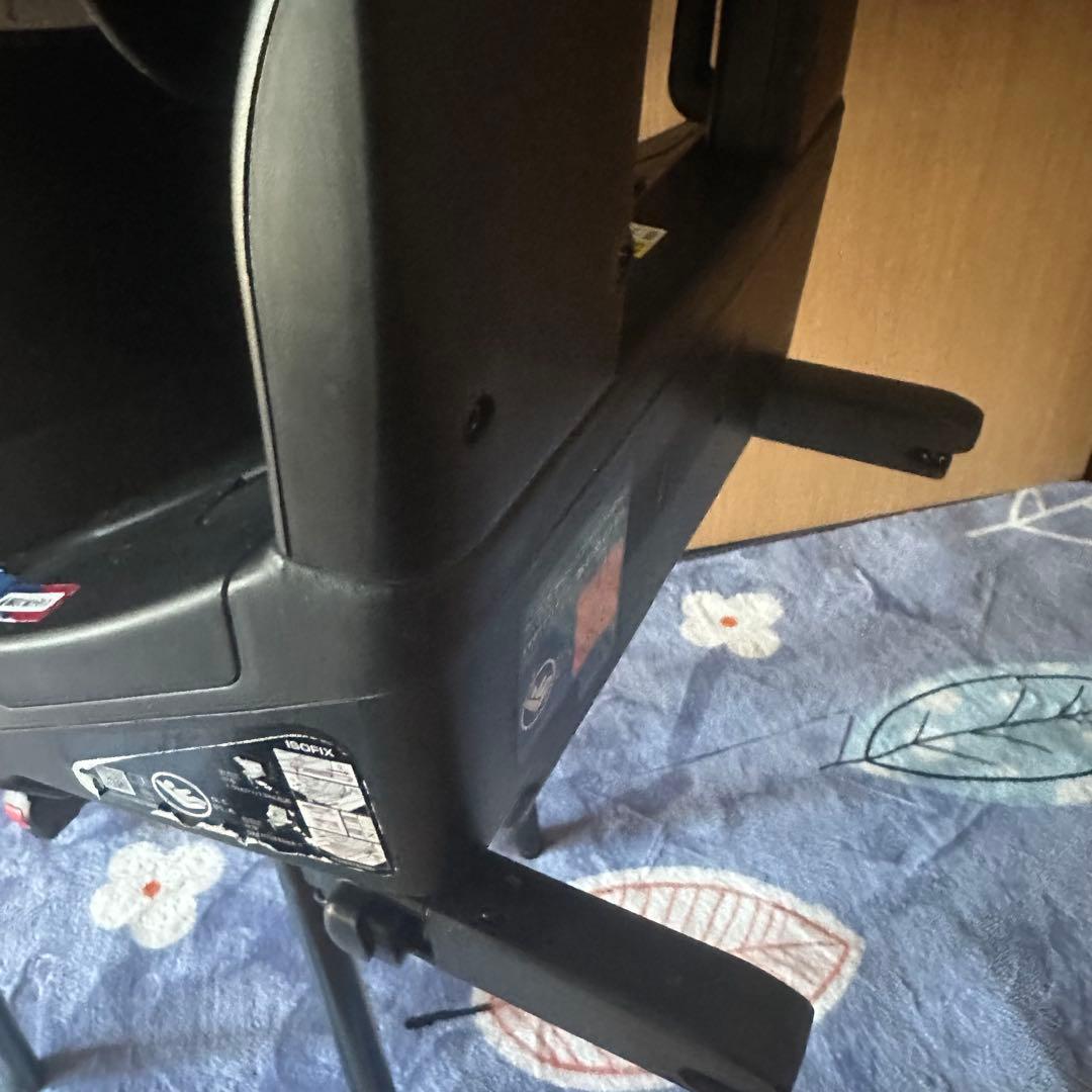 【美品】アップリカ　クルリラ　ISOFIX　回転式　ブラック