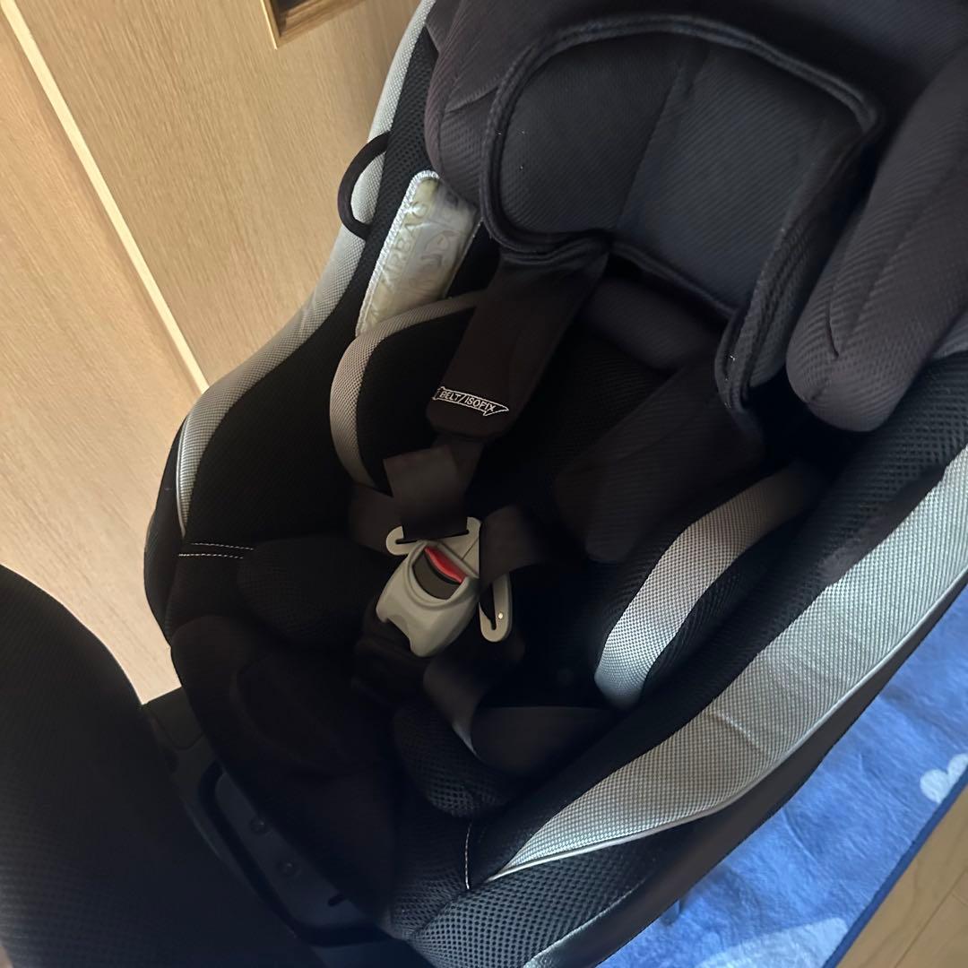【美品】アップリカ　クルリラ　ISOFIX　回転式　ブラック