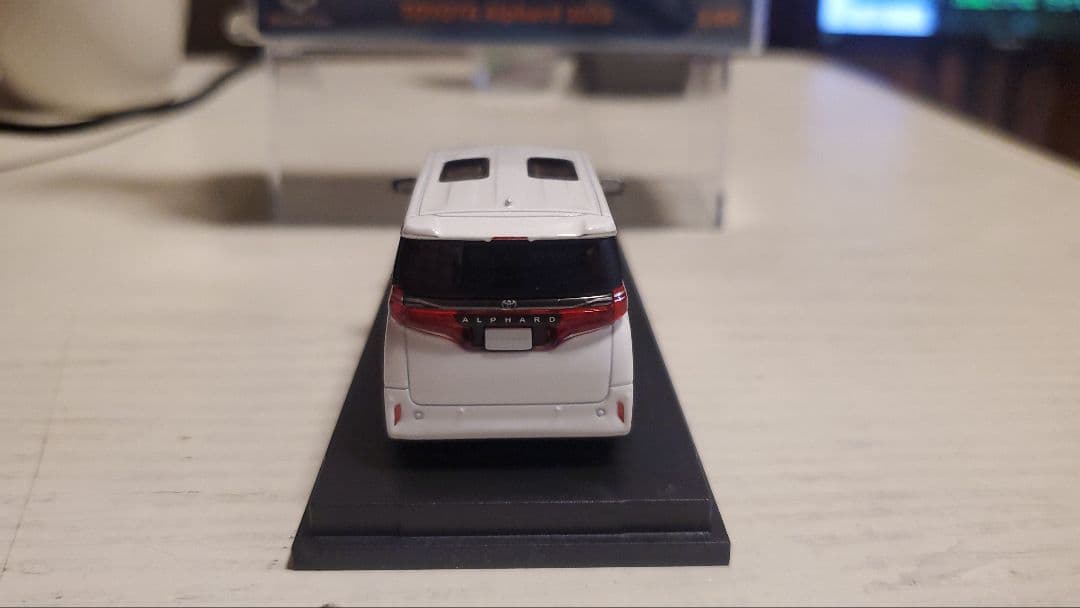 トヨタ アルファード 1/64
