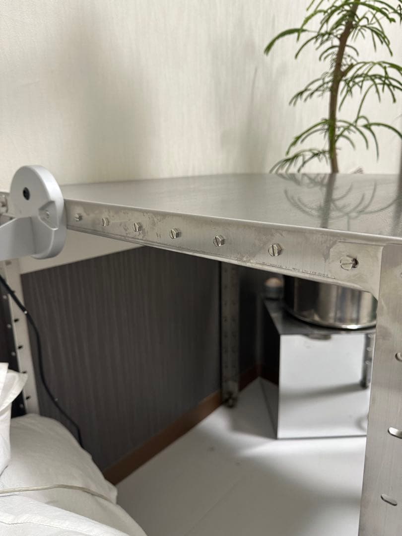 MILLS ステンレス製 テーブル