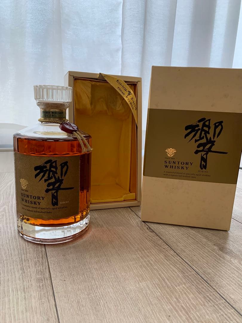 響　サントリー　金ラベル　ウィスキー　ギフト限定品 響 サントリー ウイスキー 贈答限定ノンエイジ裏ゴールドラベル SHT01