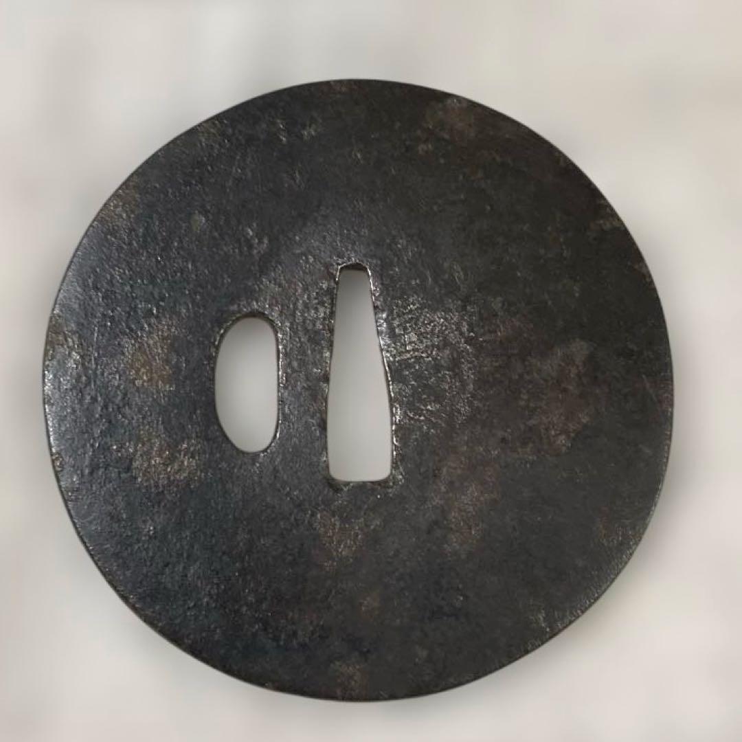 B-27 鍔　武具　刀装具　日本刀　装飾品　アンティーク　美術品　工芸品　鉄製