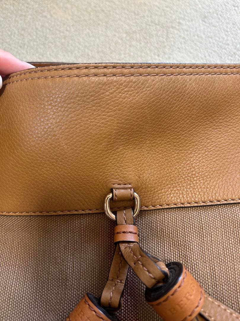 バーバリー　チェックバッグ　タッセル