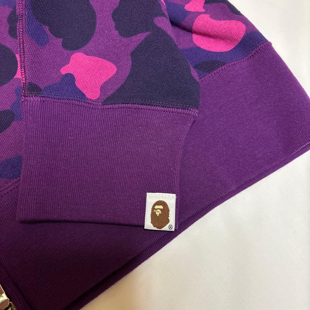 a bathing ape Purple camo カレッジロゴ パーカー