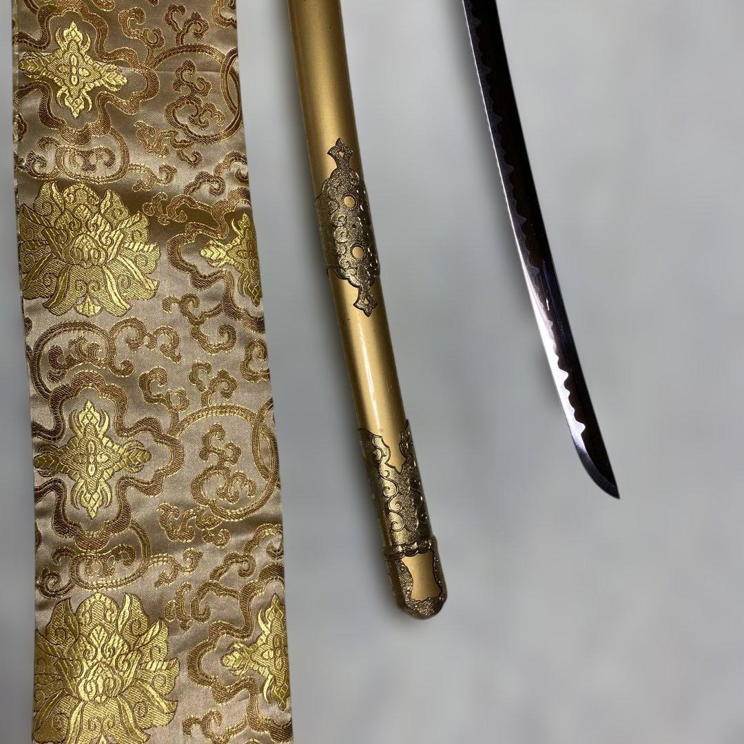 豪華版模造刀(刀袋付) 太刀造り 金茶柄 太刀型金鍔