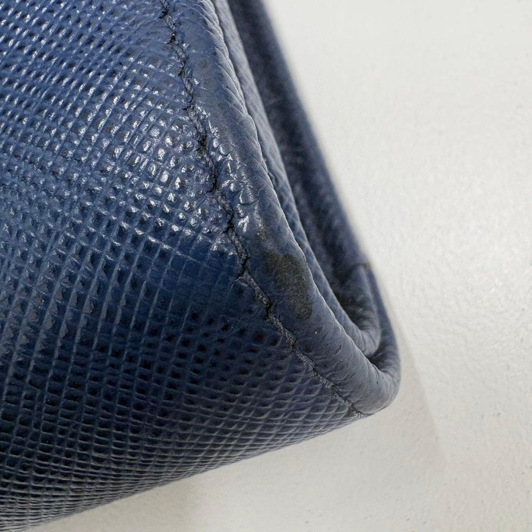 PRADA ネイビー 二つ折り財布　サフィアーノ