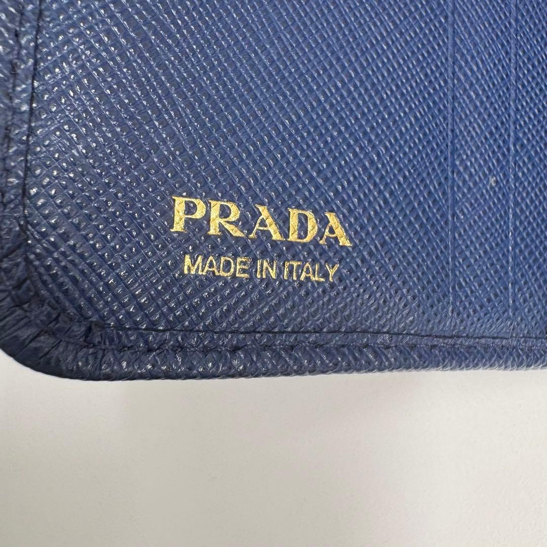 PRADA ネイビー 二つ折り財布　サフィアーノ