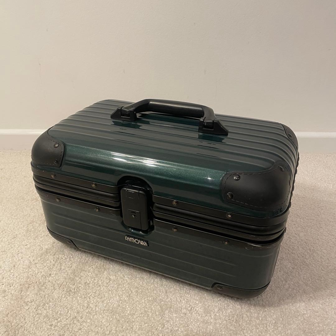 RIMOWA Samba Nova ビューティケース 18L グリーン 鍵付き RIMOWA Samba Nova ビューティケース 18L グリーン 鍵付き