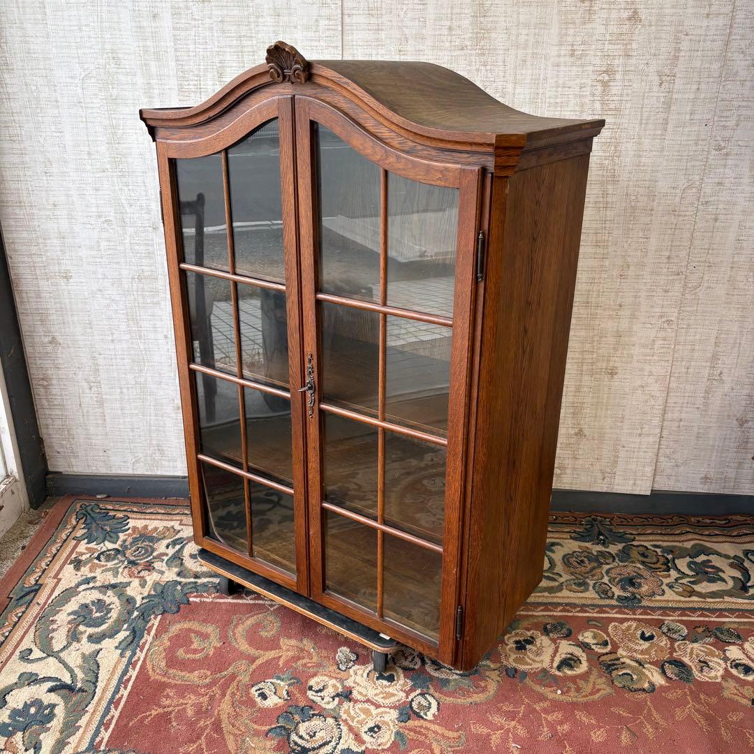 英国アンティーク 大型 木製サイドボード 窓枠風ガラスキャビネット 飾り棚 d041333e0c224d9e19ebd89aafa66c