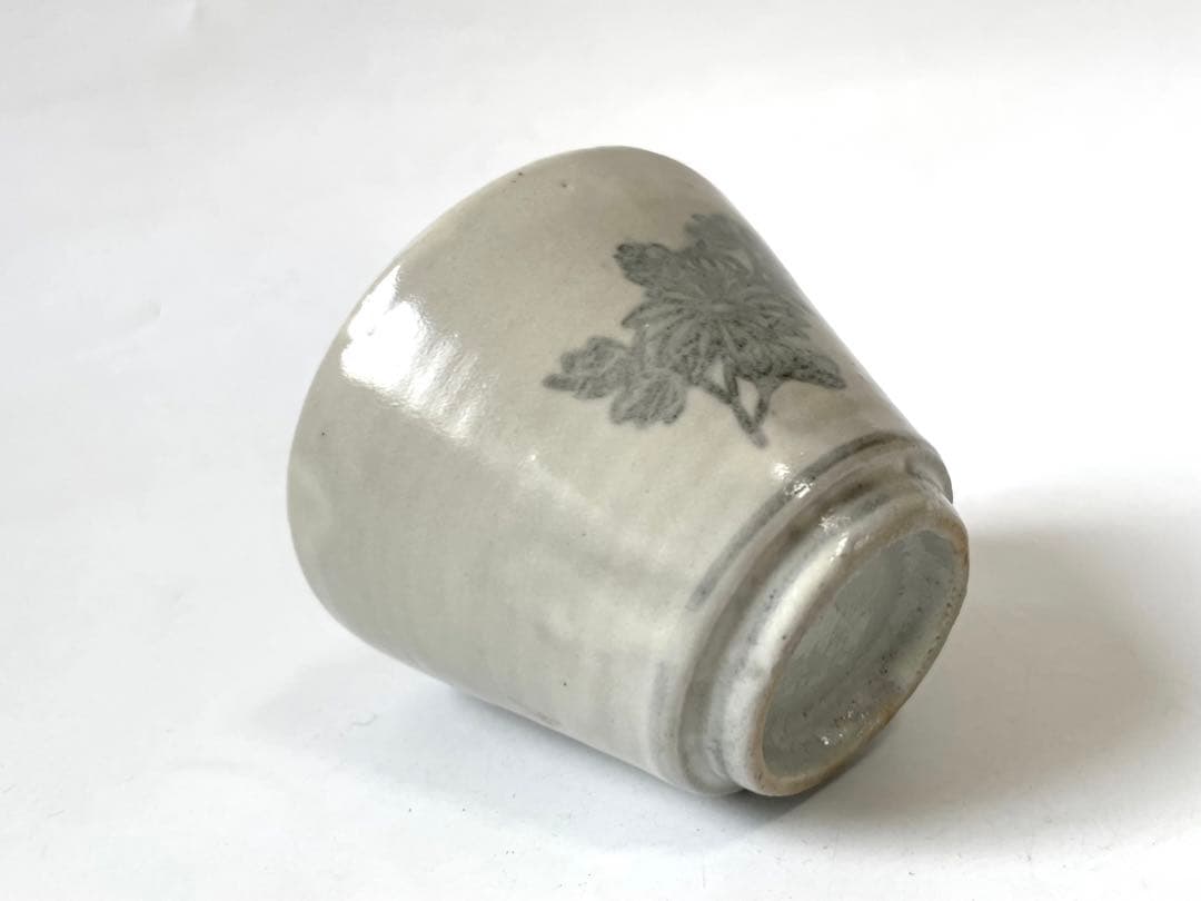 骨董 アンティーク 古伊万里 初期 蕎麦猪口 こんにゃく印判 菊文様 酒器