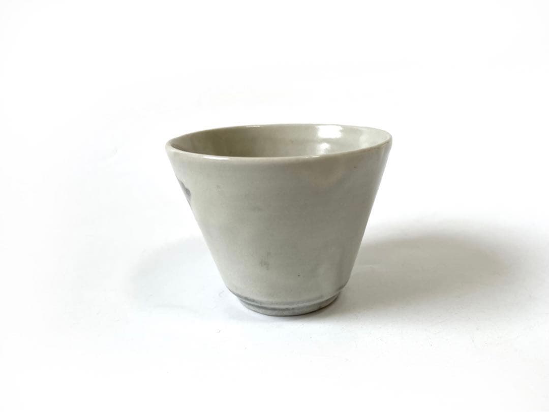 骨董 アンティーク 古伊万里 初期 蕎麦猪口 こんにゃく印判 菊文様 酒器