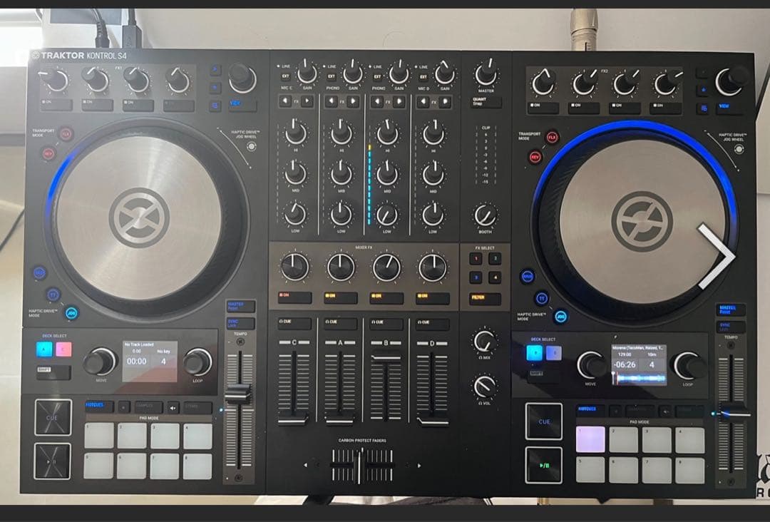 TRAKTOR KONTROL S4 MK3 トラクター最上級 Native Instruments Traktor Kontrol S4 MK3 4-channel DJ Controller