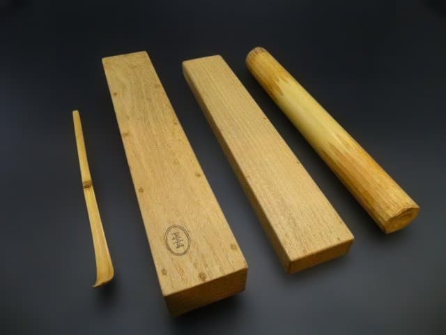 裏千家十五代 鵬雲斎 自作茶杓／銘「枝桜」／共箱・共筒／