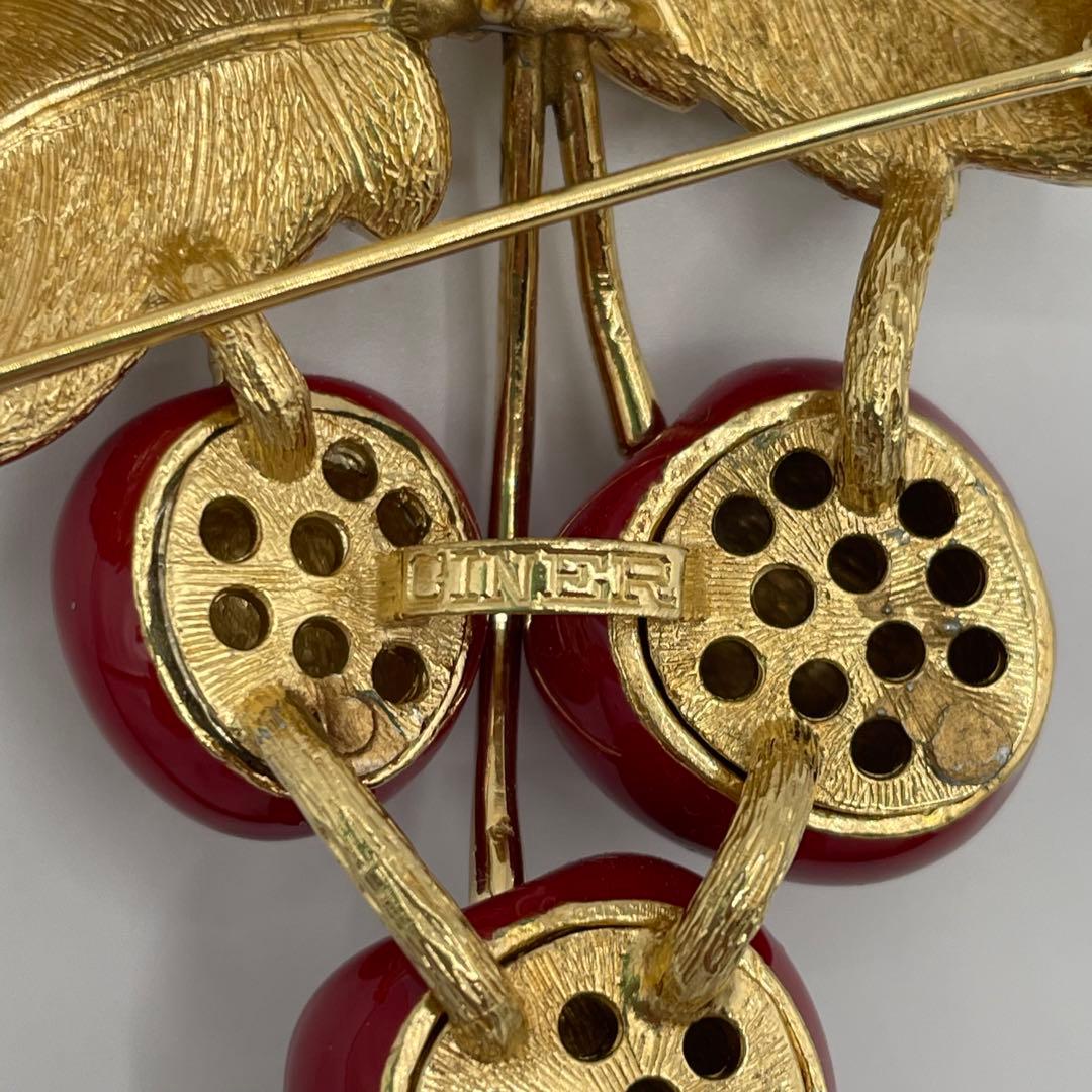 CINER コスチュームジュエリー エナメルとビジューのさくらんぼ