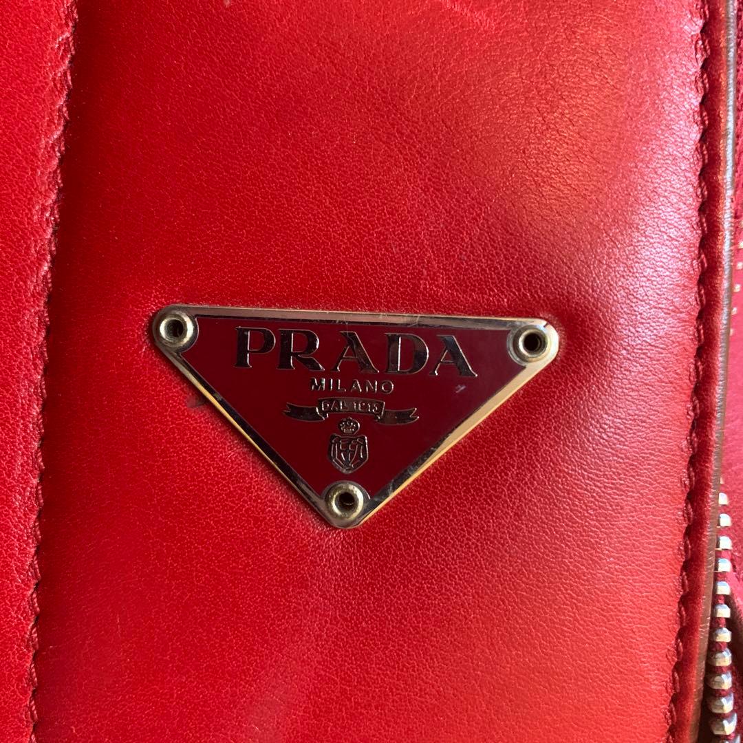プラダ PRADA トラベルバッグ 旅行用 スーツケース 赤 レッド プレート
