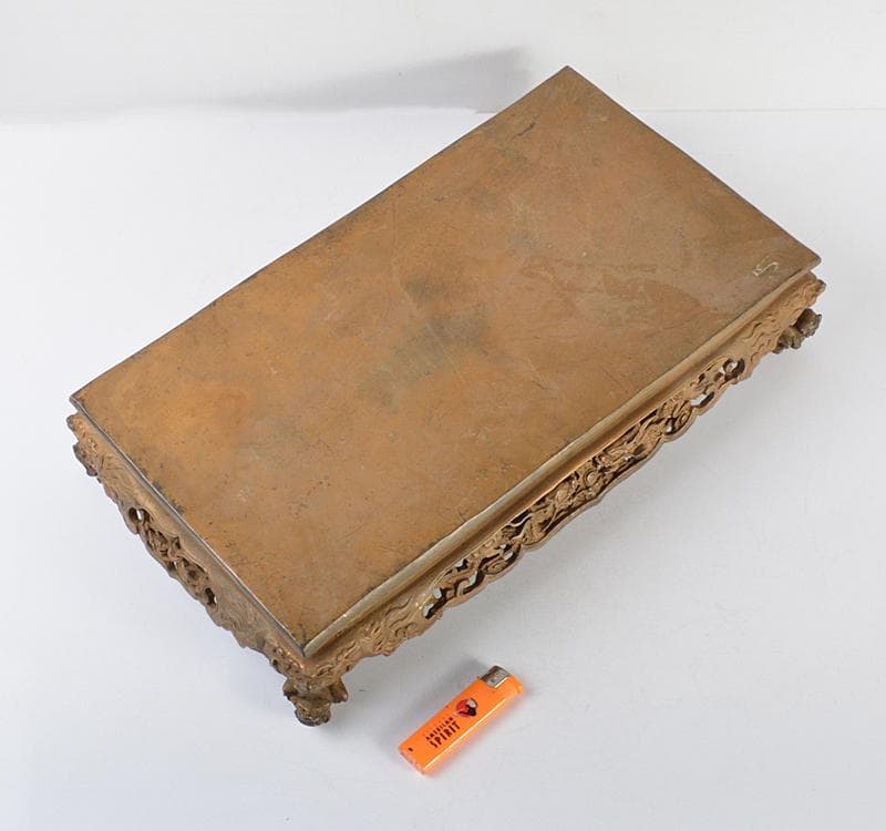 中国　古銅鍍金　龍彫　宣徳銅平卓　重さ約8.82㎏　D　R4443C