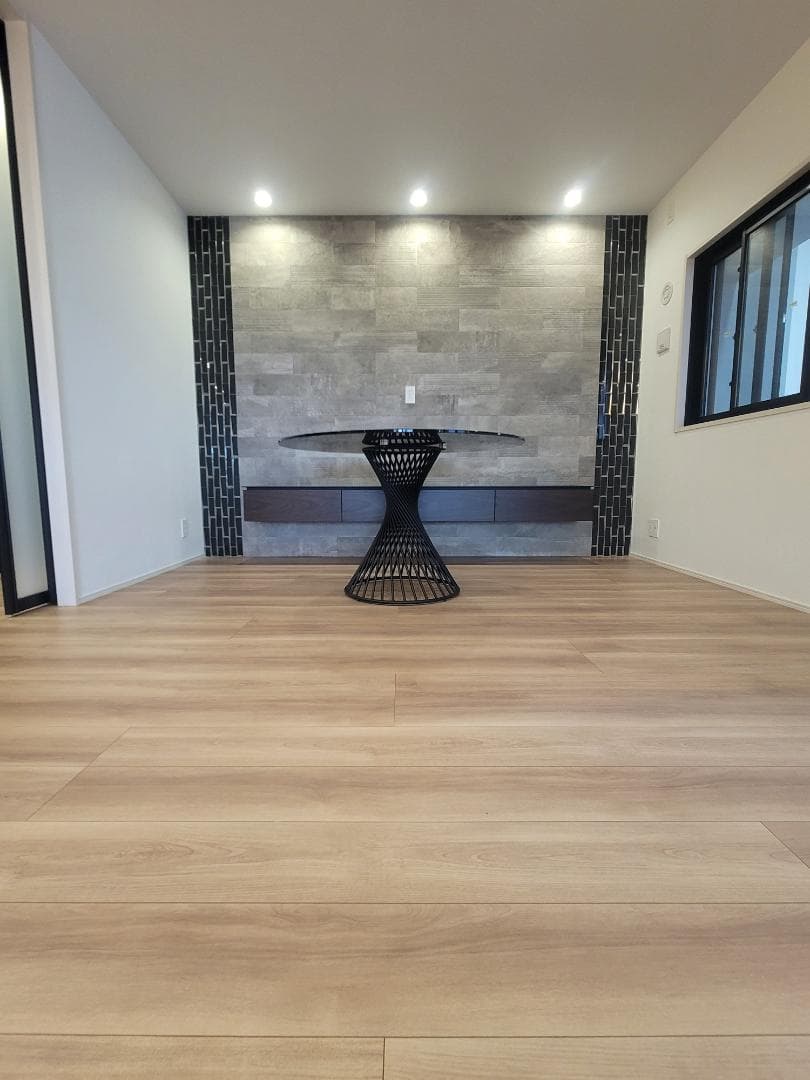 ダイニングテーブル◆円形◆ガラス天板◆天板直径120cm◆モデルルーム展示品