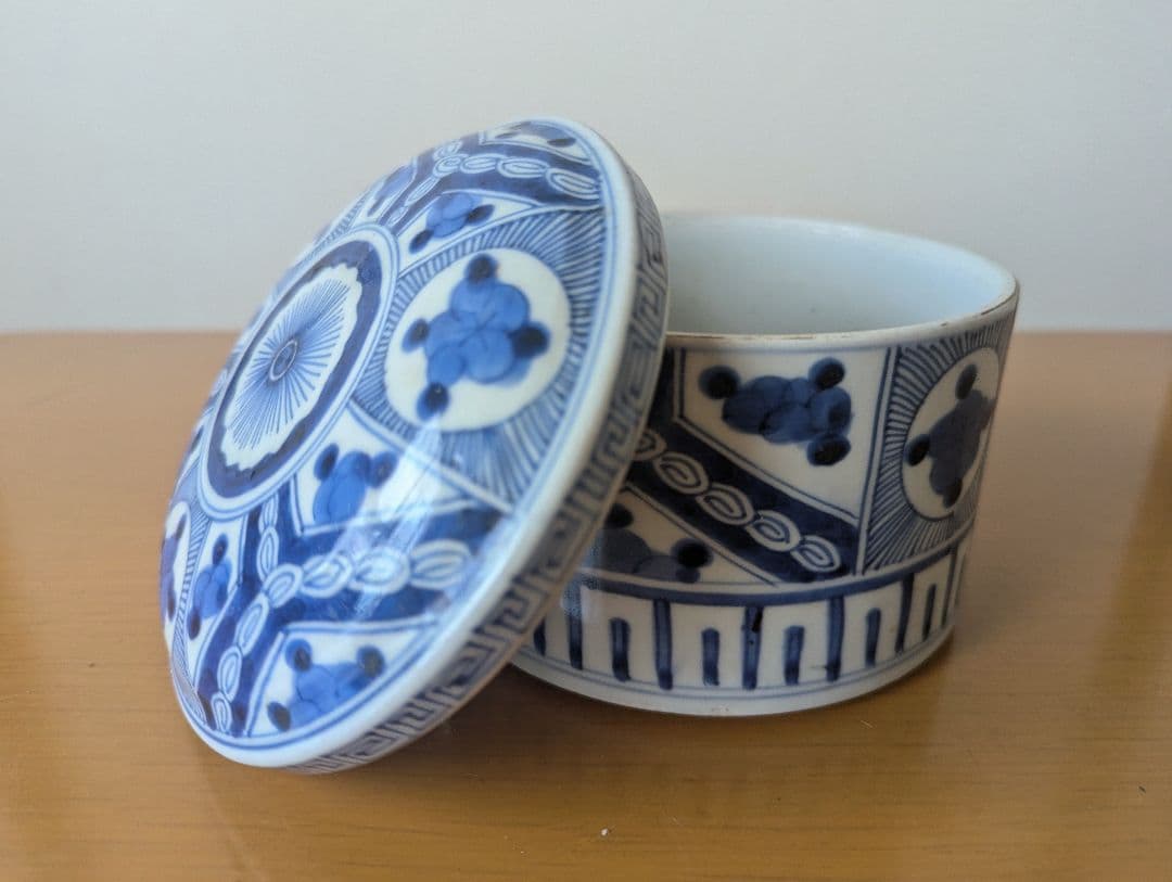 古伊万里　手描き染付陶壺　蓋付き　骨董