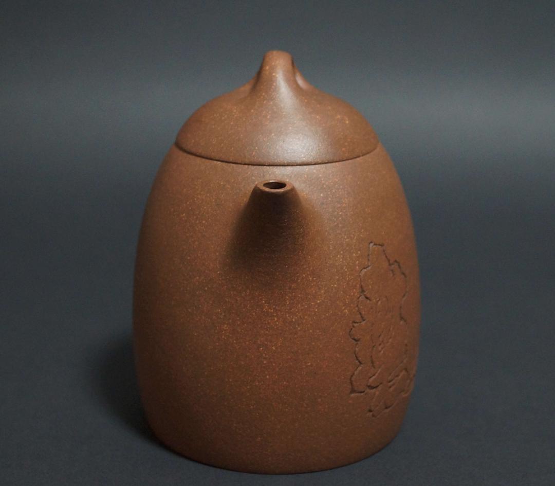 中国宜興 清 名家 浙寧玉成窯造 款 細工彫り『春水巻石文』 造形紫砂壺