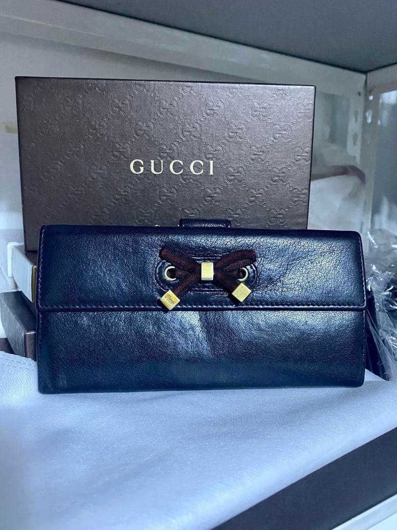 GUCCI ブラック 二つ折り財布 リボン装飾
