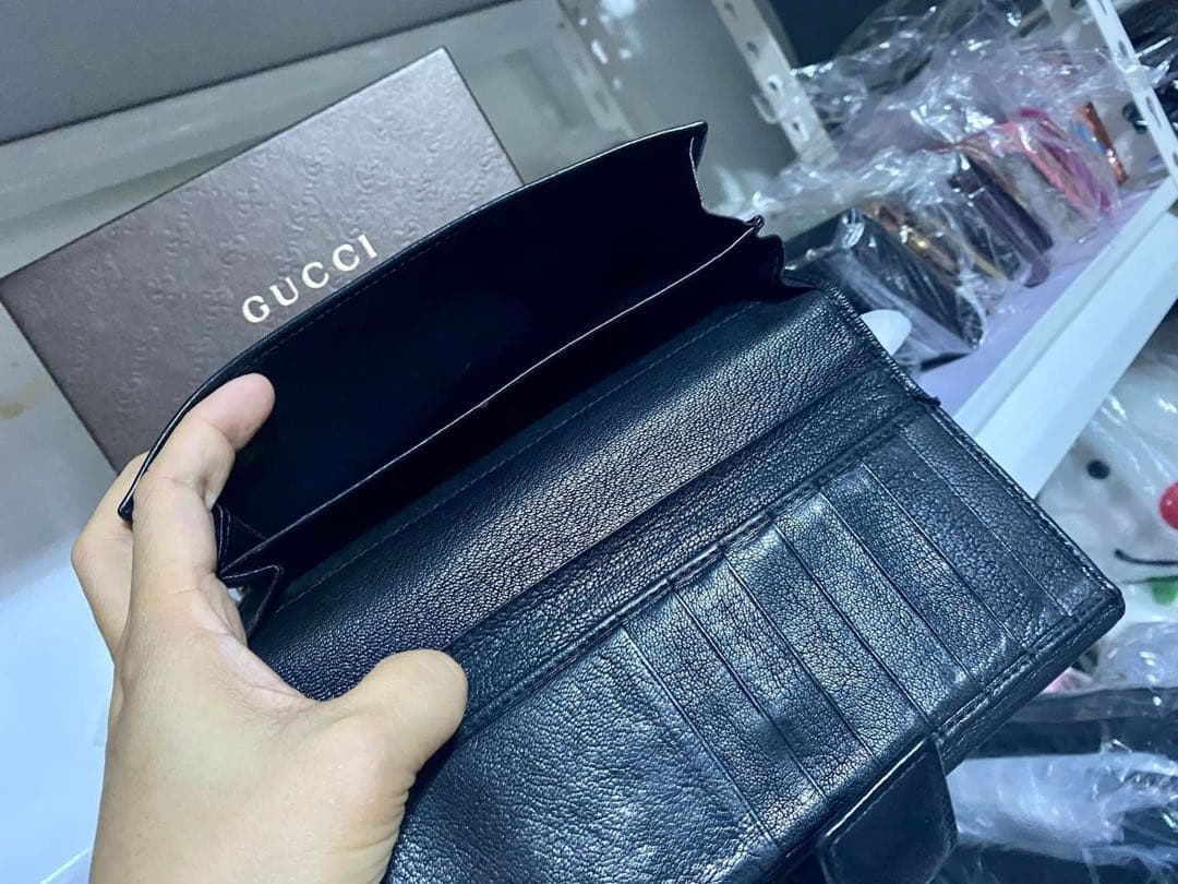 GUCCI ブラック 二つ折り財布 リボン装飾