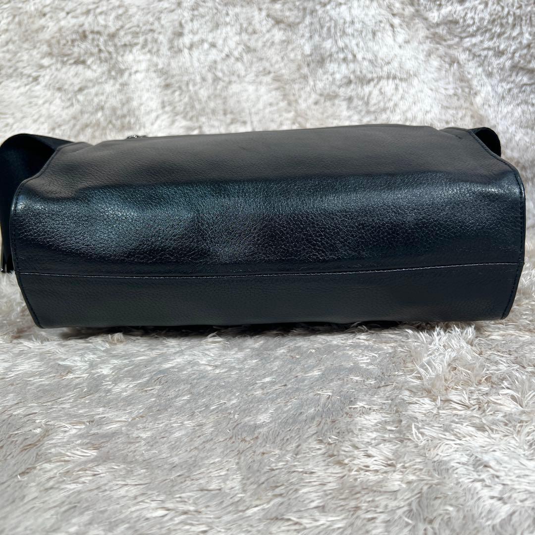 極美品✨　イアパピヨネ　ワイドテープショルダーバッグ　黒　ブラック