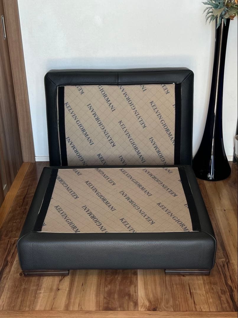 kelvin giormani 総黒革張 スツール　オットマン