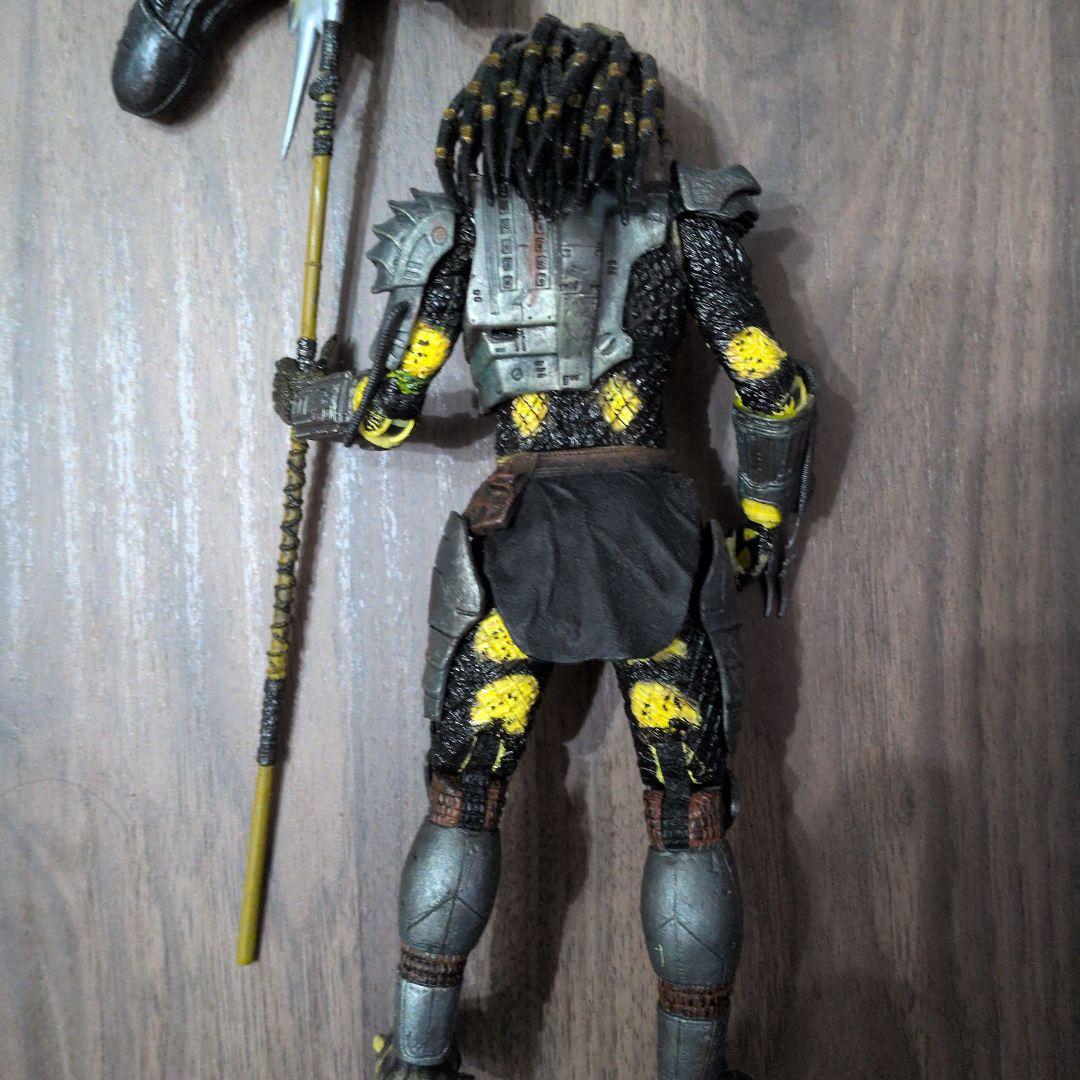 プレデター フィギュア イエロー ブラック