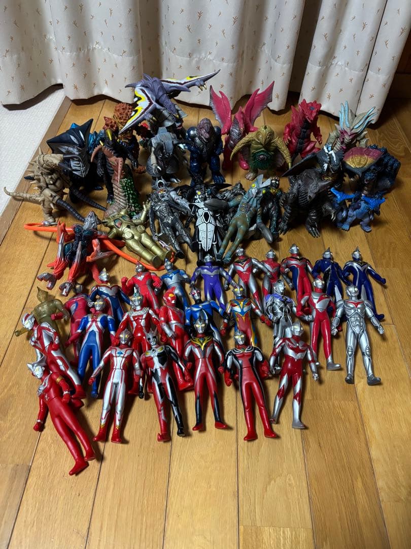 ウルトラマン、ウルトラ怪獣フィギュア　60体セット
