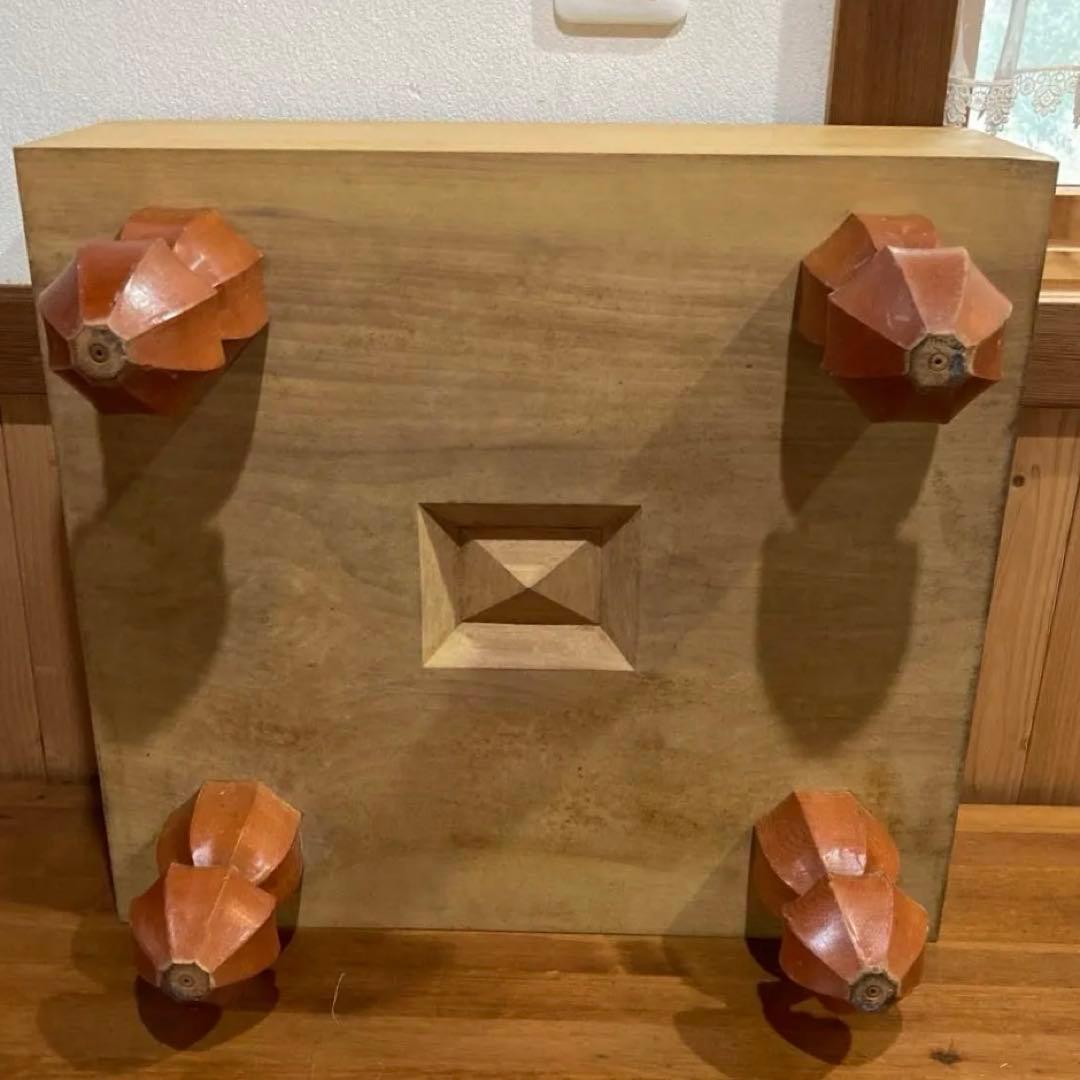 ［高級］日本の木製囲碁盤45×41センチ　足付き　へそあり