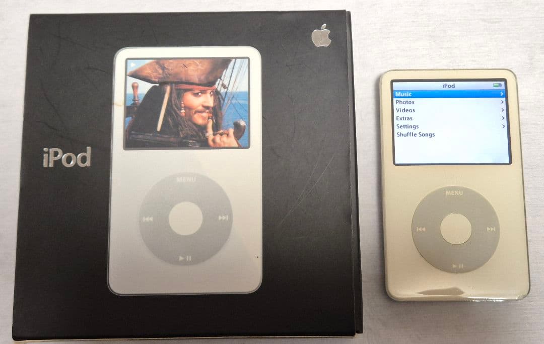 iPod classic 第5世代 30GB 本体＋箱 動作確認済 外装傷あり - メルカリ