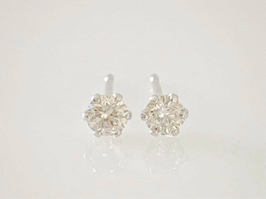 Pt 天然ダイヤモンド0.20ct ！ シンプル