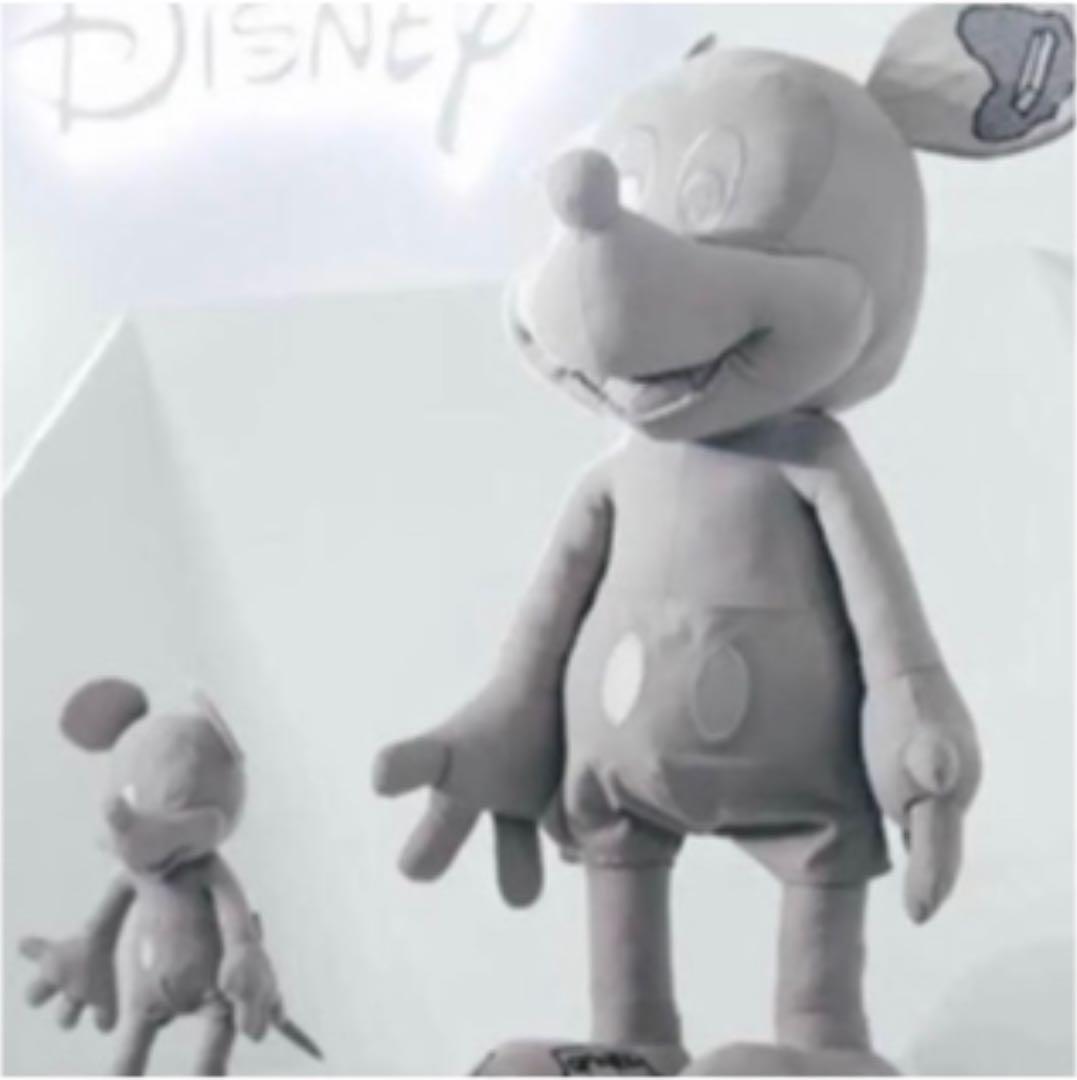 Daniel Arsham ダニエルアーシャム　ミッキーマウス　特大ぬいぐるみ Daniel Arsham ダニエルアーシャム x ミッキー 特大ぬいぐるみ Daniel