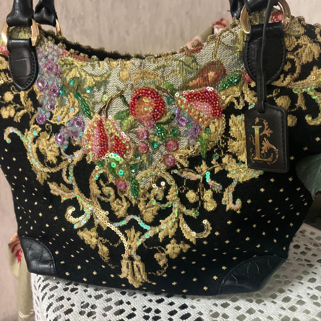 タイムセール‼️美品‼️シンクビービーズ刺繍 黒 ハンドバッグ 中型