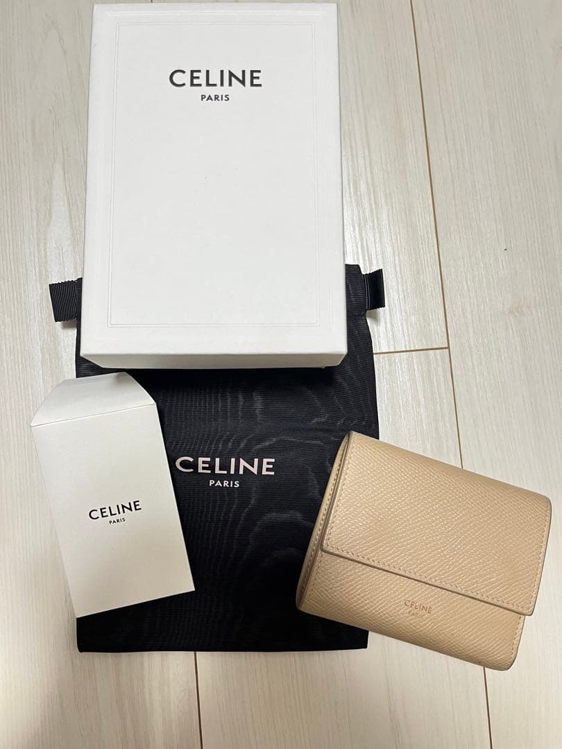 CELINE ベージュ三つ折り財布