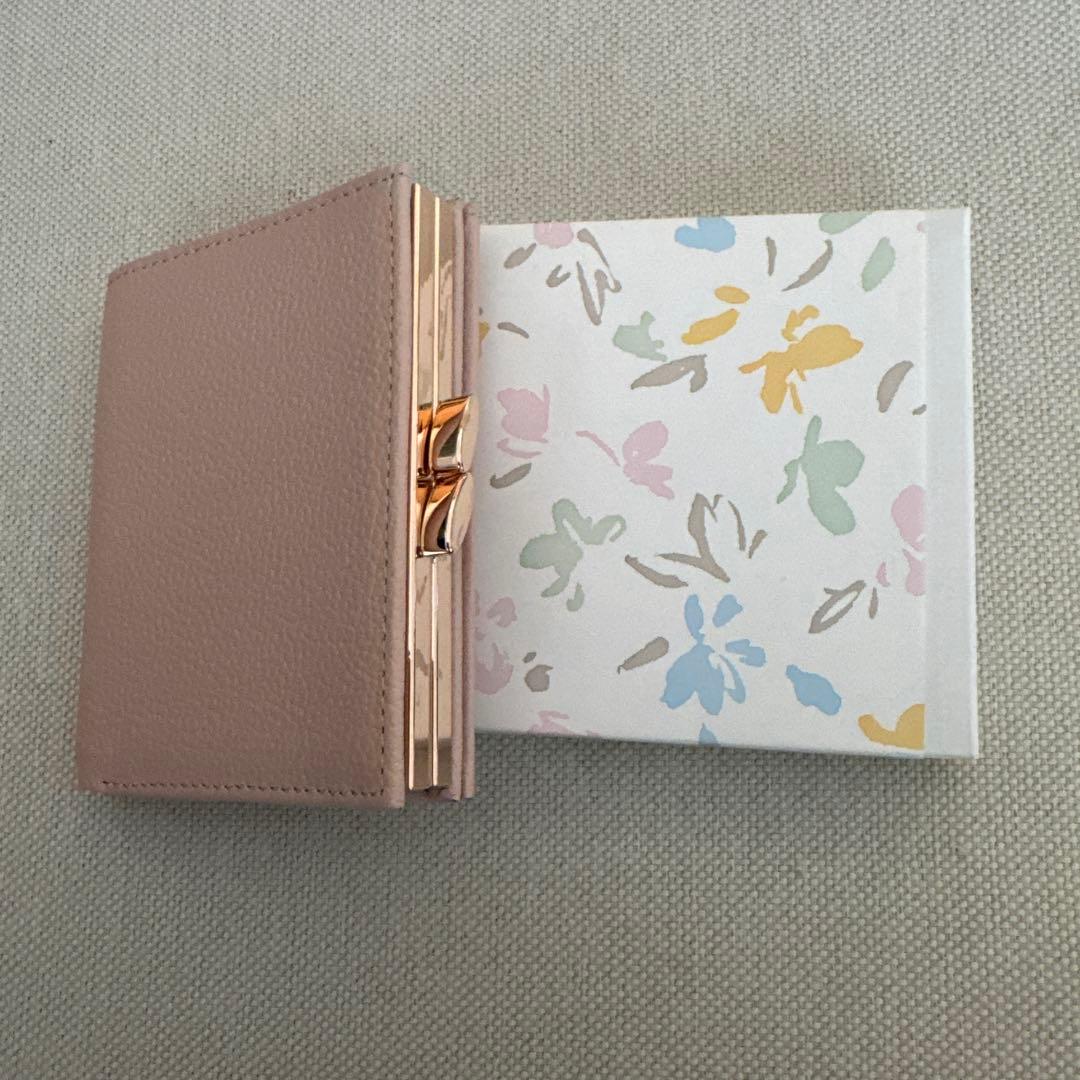 皇居 薄ピンクがま口財布