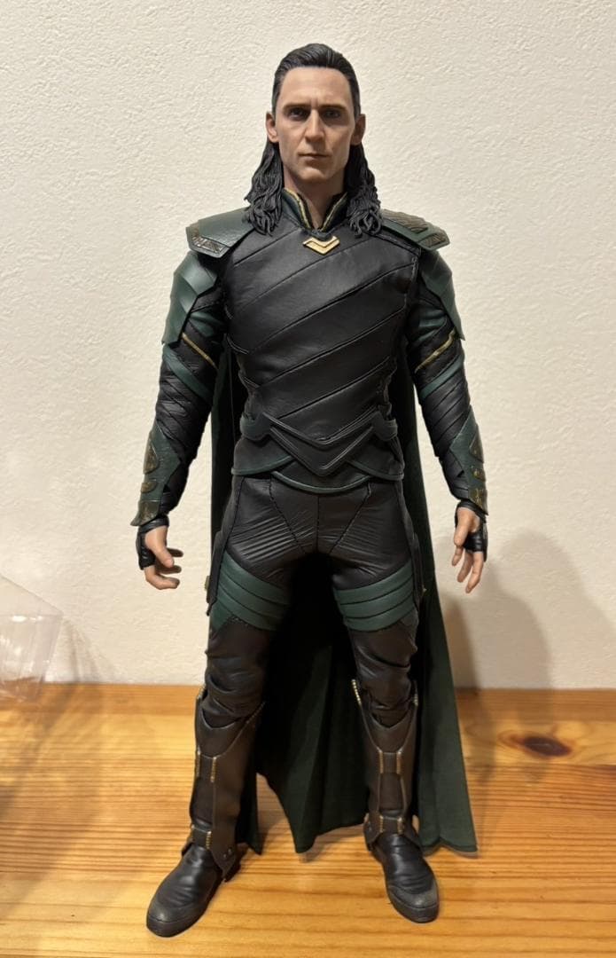 た*け様 ホットトイズ1/6 ロキ【マイティ・ソー バトルロイヤル】