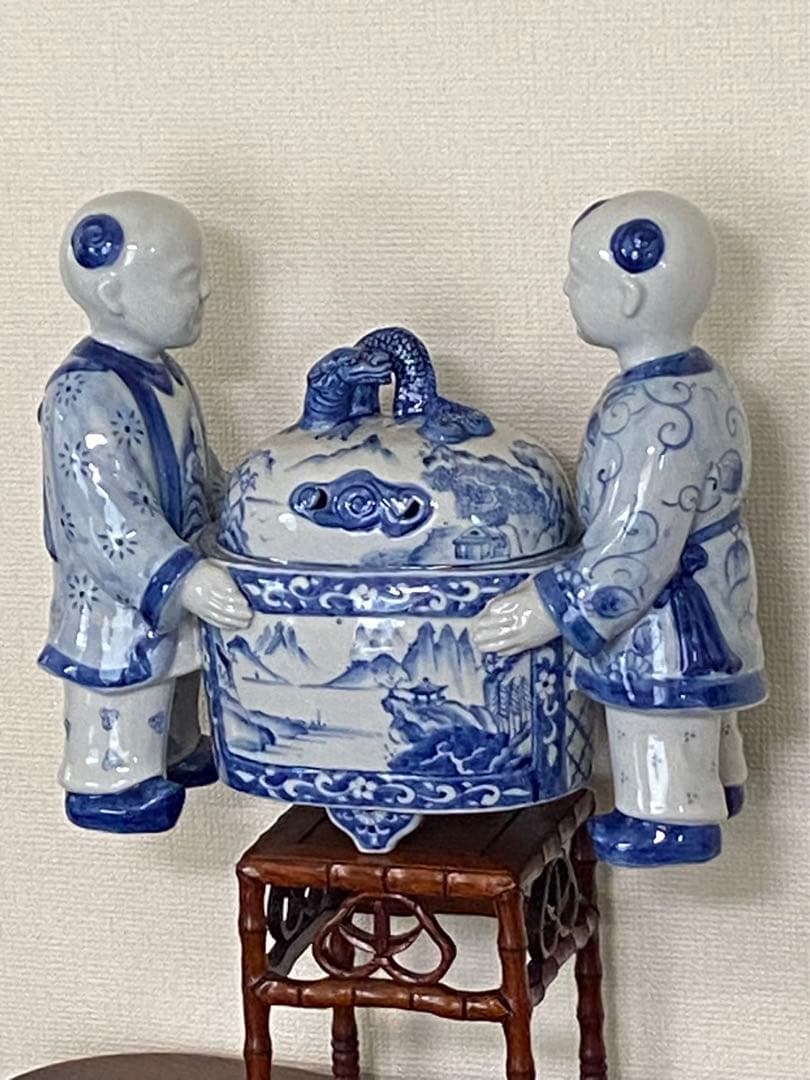 中国美術 陶磁青花唐子 人物香炉 置物 緣起物 希少品 道八大在銘