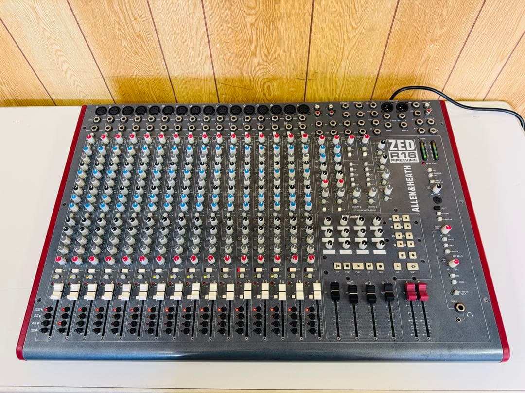ALLEN&HEATH ZED-R16 GATORケース付