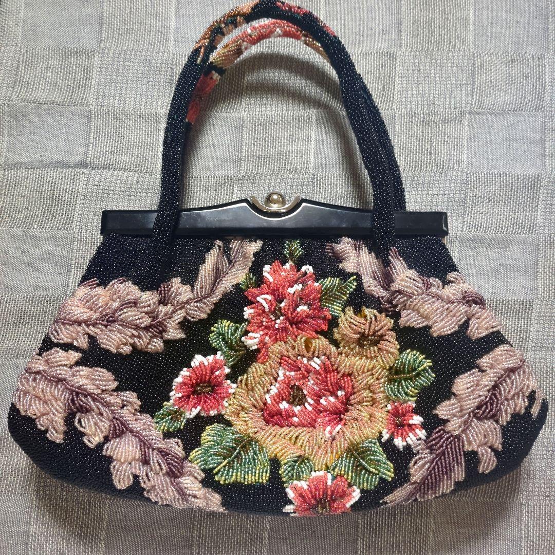 手刺繍　総ビーズバッグ 花柄　総柄 和装 がま口